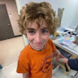 Meet your Posher, Emi